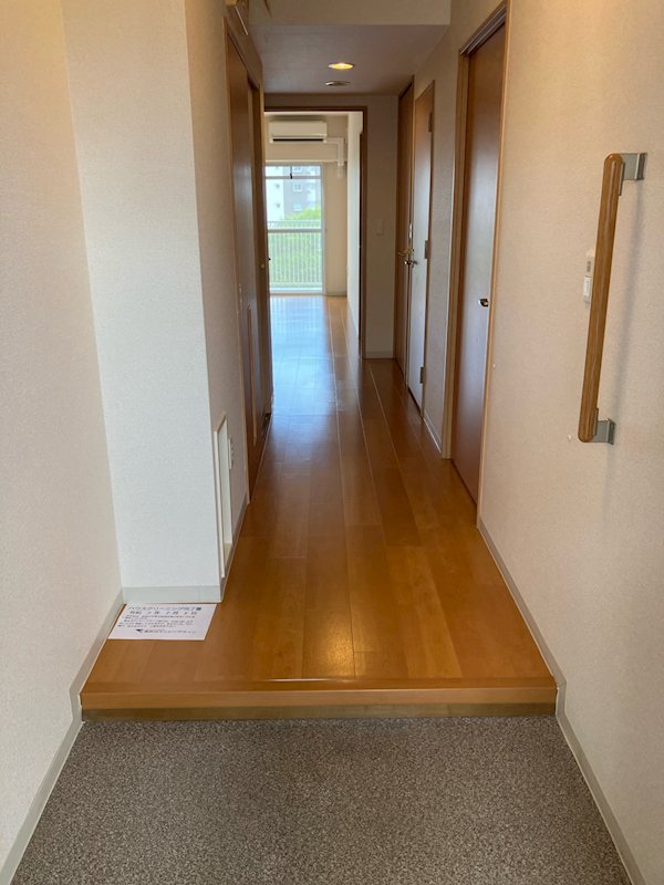 国領家族寮（ライフタウン国領） 玄関